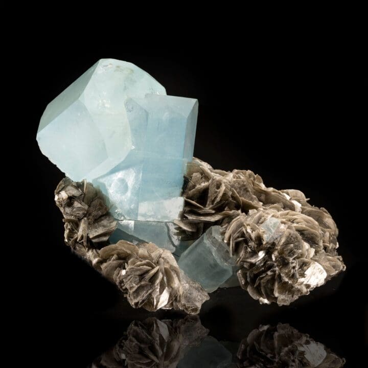 Aquamarine in Muscovite // 6.15 Lb.