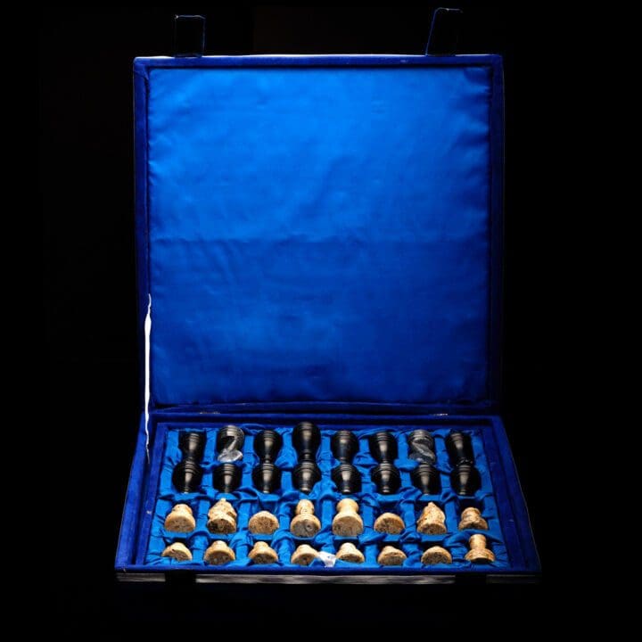 Hand-Carved Onyx Chess Set With Velvet Case - Image 3