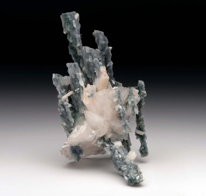 Heulandite with Chalcedony Stalactites