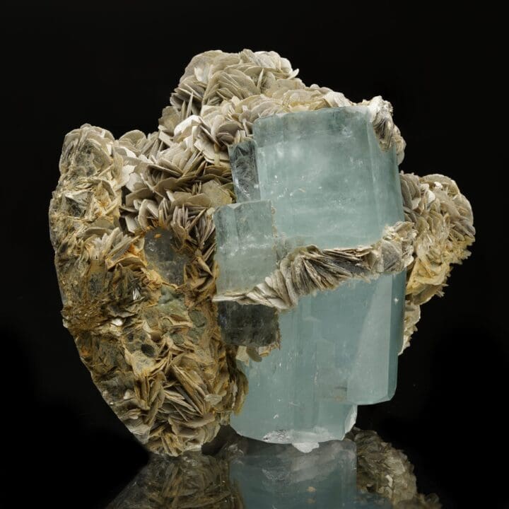 Aquamarine on Muscovite // 8.77 Lb - Image 6