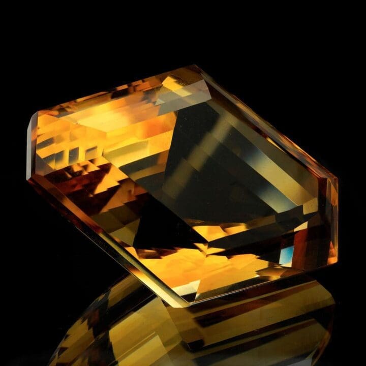 279.7 Carat Trapezoid Cut Citrine From Brazil - Image 2