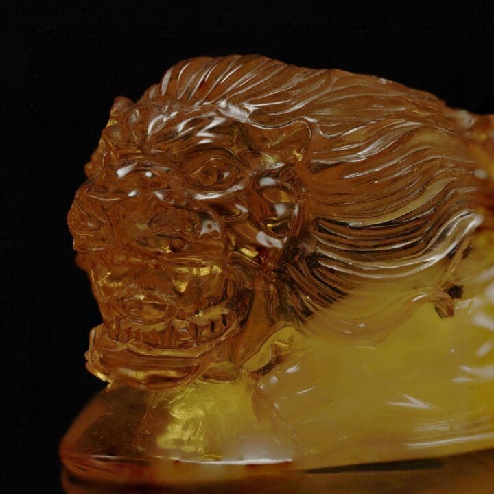 Hand-Carved Amber Lion - 60g - Image 2
