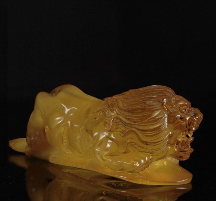 Hand-Carved Amber Lion - 60g - Image 3