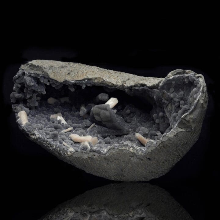 Chalcedony with Druzy Quartz and Stilbite - Image 2