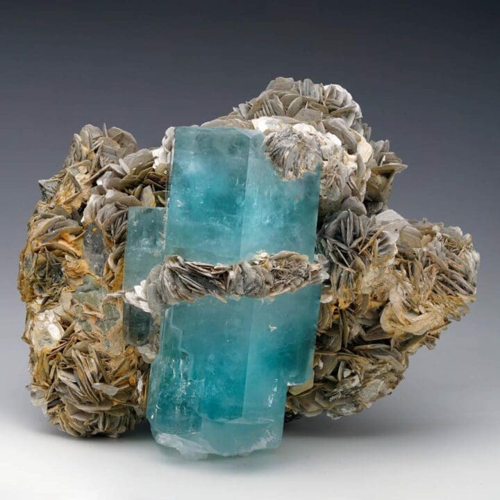 Aquamarine on Muscovite // 8.77 Lb