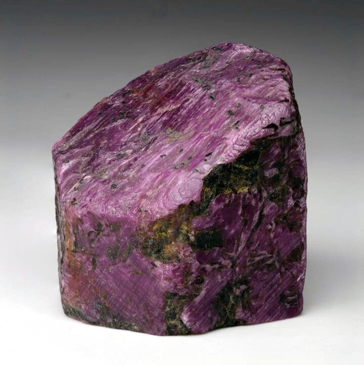 Large Ruby Single Crystal From India - Image 3